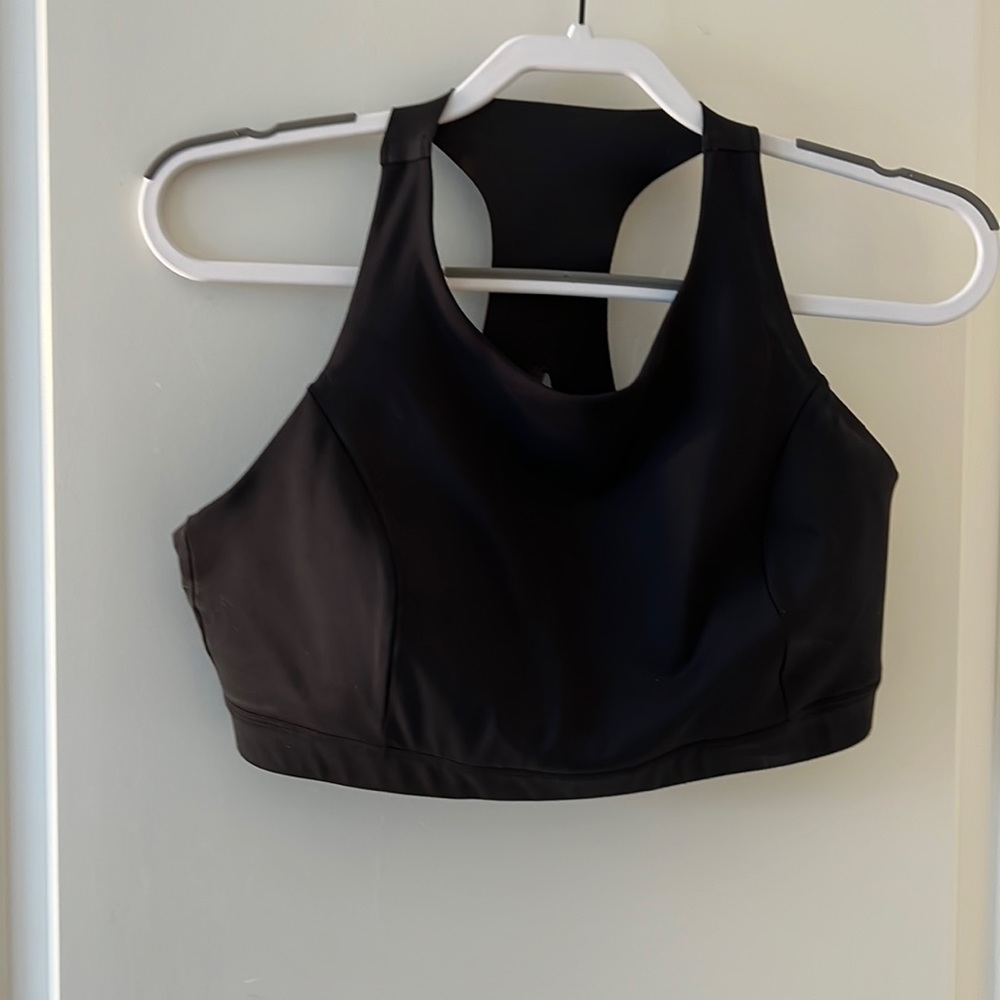 GapFit Eclipse  Sports Bra size Large color Black